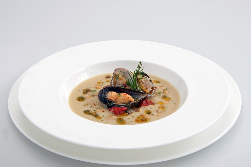 Zuppetta di ceci con saute di cozze e vongole