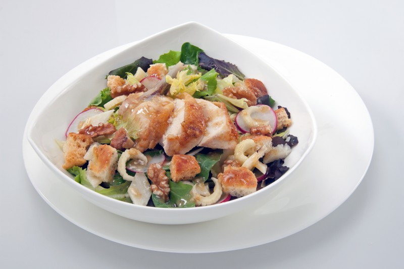 Chicken salad with croutons and walnut pesto