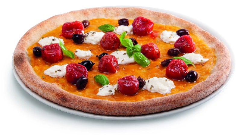 Pizza con vellutata di datterino giallo, perle di pomodoro, stracciatella, olive taggiasche e basilico
