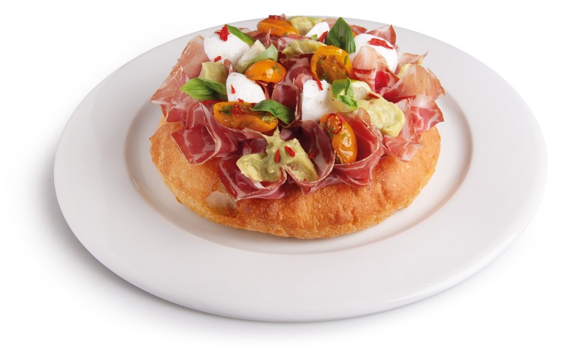 Pizza capocollo, bufala e guacamole