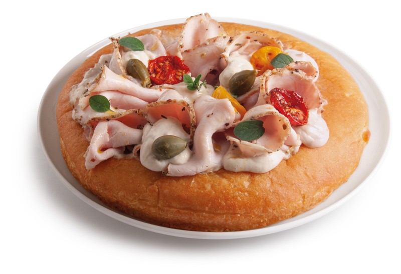 Focaccia Tonnata con Lombata di Maialino e Pomodorini