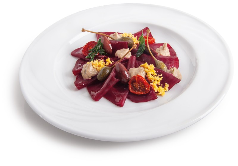 Carpaccio di barbabietola con salsa tonnata