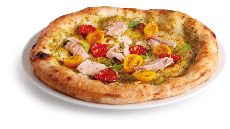 Pizza bronte con filettoni di tonno e pomodorini confit