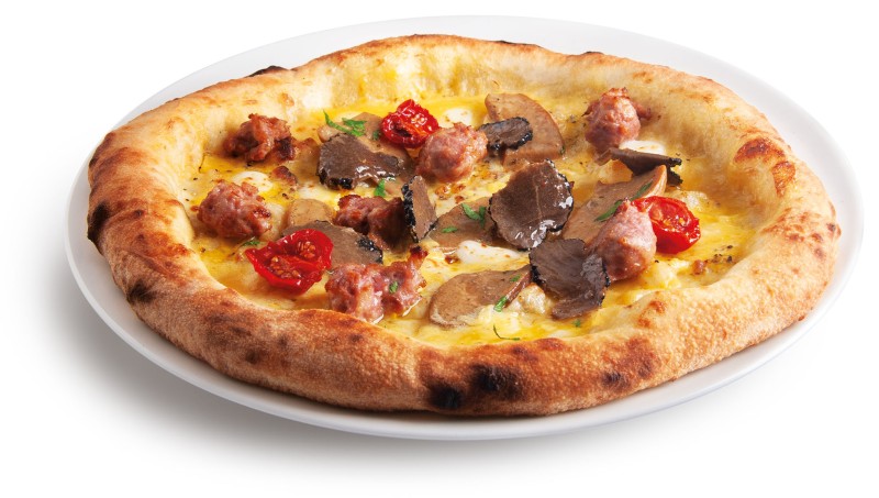 Pizza carbonara con porcini, salsiccia e tartufo