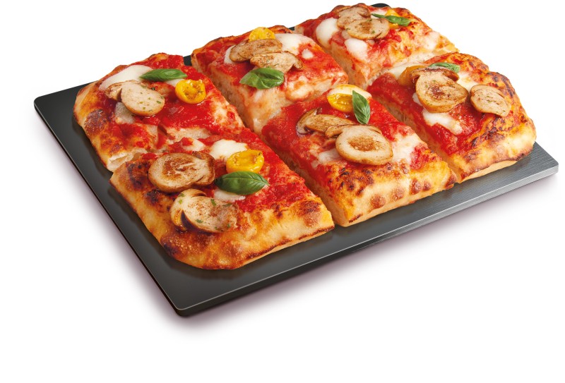 Pizza con porcini trifolati e polpa di pomodoro